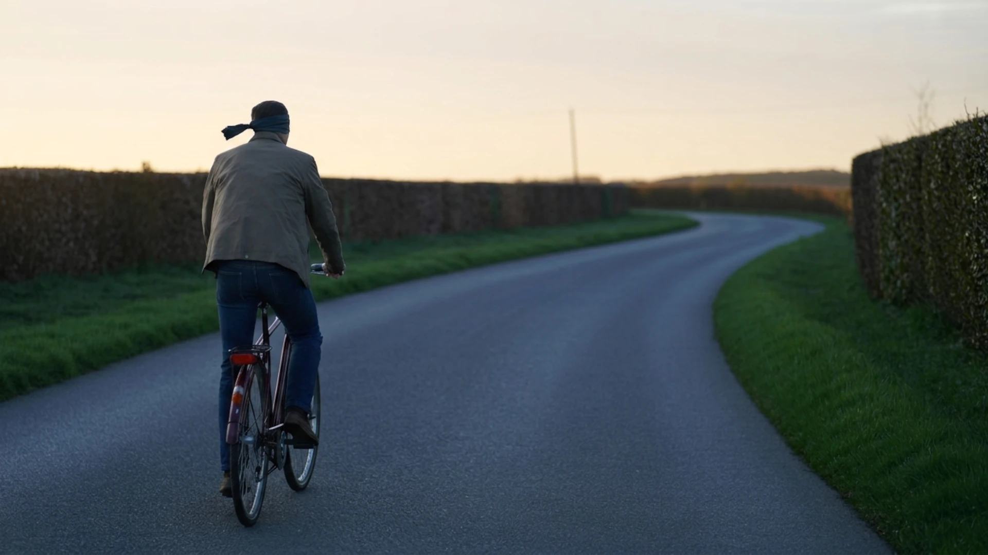 Blindfolded founder steering a business without knowing their target market or ideal customer